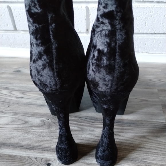 Jeffrey Campbell Shego Black Crushed Velvet Knee High Platform Boots size 6 - Picture 5 of 8